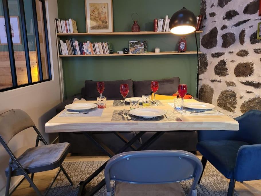 La Maisonnette Sous Le Cerisier Bergonne Dış mekan fotoğraf